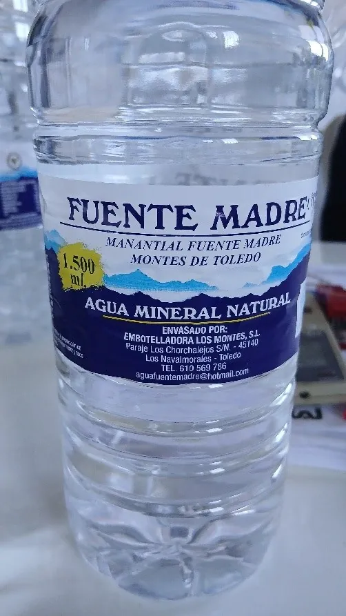agua mineral natural Fuente Madre