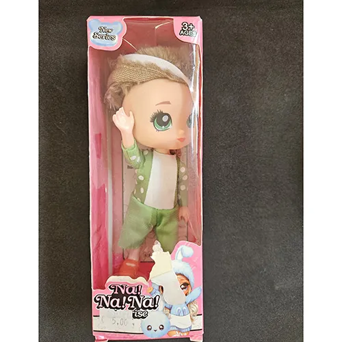 muñeca de plástico Na! Na! Na!