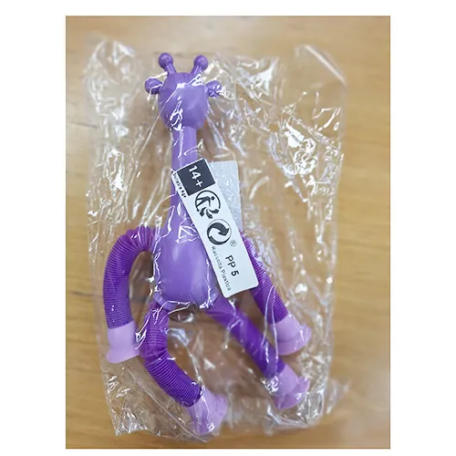 juguete de plástico Plastic giraffe (foto 3)