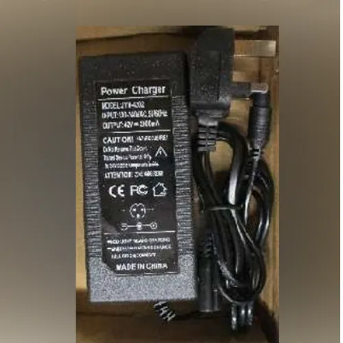 cargador XINZHIZHU 42V 2A (foto 2)